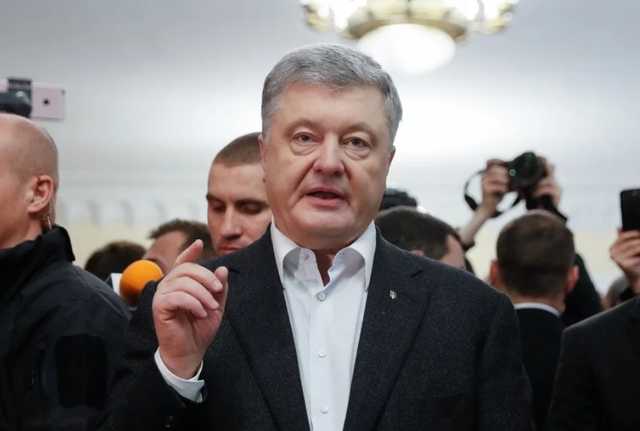 Порошенко заявив, що справи проти нього відкриті “путінською п’ятою колоною”