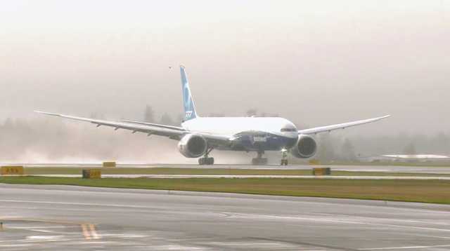 Компания Boeing впервые подняла в воздух новый самолет 777X
