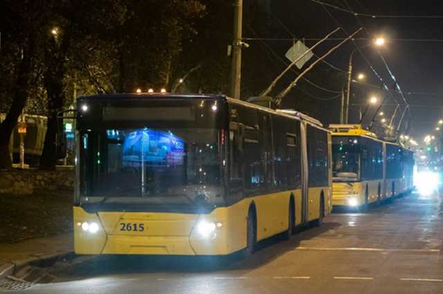В Киеве из-за ДТП остановились троллейбусы
