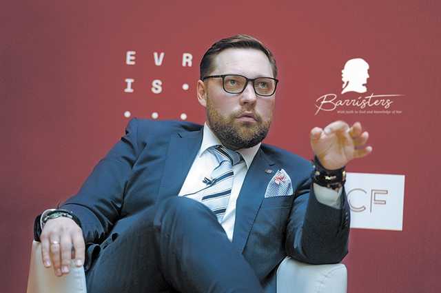 ПАРЄ хочe покарати Польщу за судову реформу