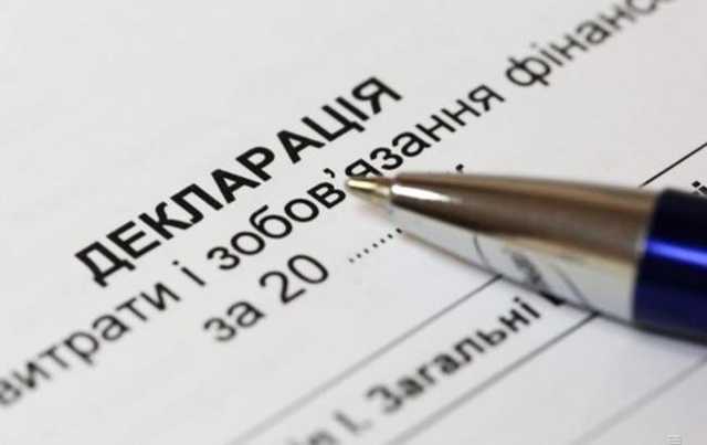Украинцы задекларировали уже почти 102 млрд гривен доходов
