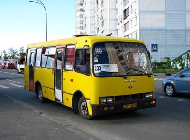 У Києві водій маршрутки висадив жінку через українську мову