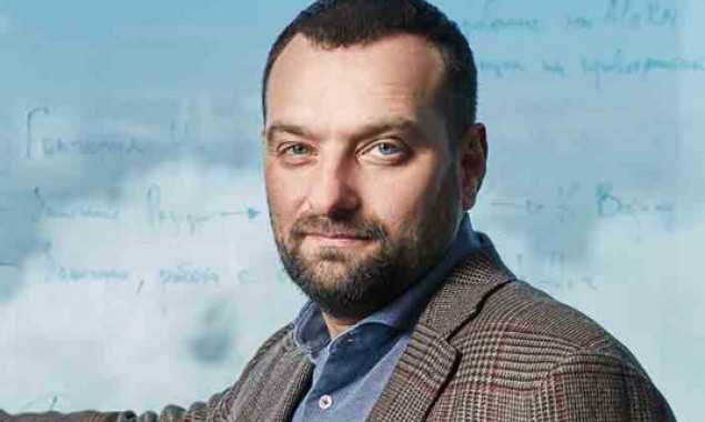 Смотрящий Андрей Ваврыш отказался объяснять, почему он постоянно ходит на Банковую