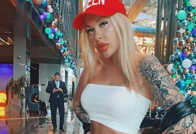 "Награду в России": полураздетая Морозюк надругалась над гимном Украины