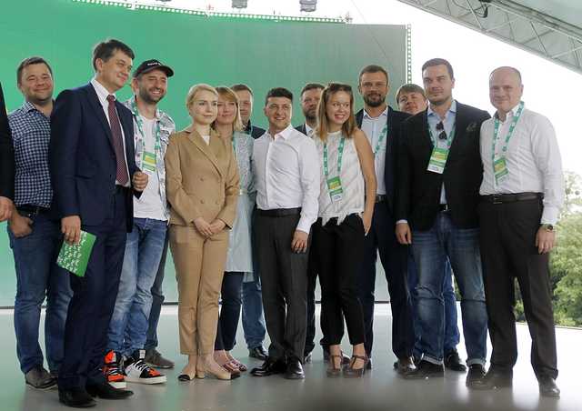 Михаил Подоляк: Бренд "Слуга народа" громко обрушится