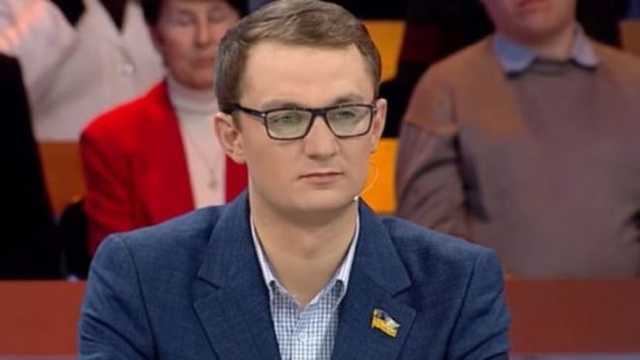 «Слугу народа», предлагавшего пенсионерке продать собаку, хотят лишить мандата