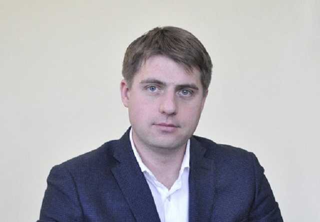 Уволенный таможенник Криль пытается вернуться на службу