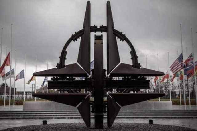 Загроза НАТО: невеликий супутник РФ переслідує на орбіті американський супутник