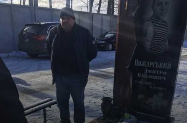 В Умані маршрутнику, який висадив дітей полеглого Героя, влаштували “екскурсію” на цвинтар