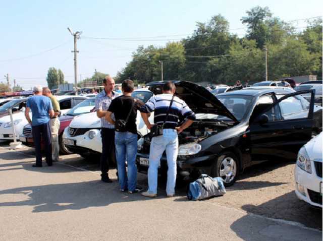 Владельцев авто обложили повышенным налогом при продаже машин: что важно знать