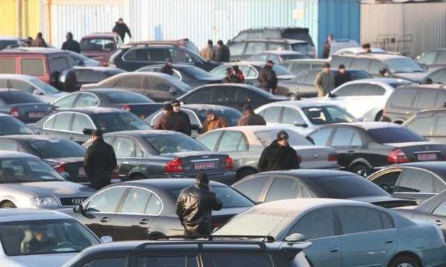 Новый налог для автомобилистов: закон на подписи у Зеленского