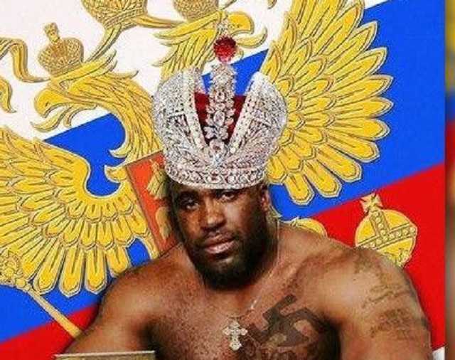 В России вспыхнул громкий скандал из-за темнокожего с георгиевской лентой на пенисе