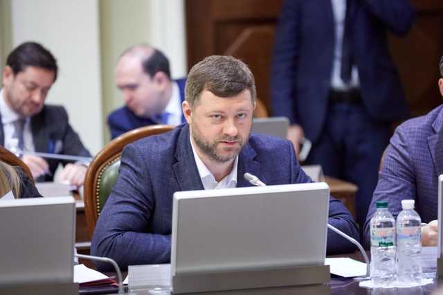 Корниенко: Президент и «Слуга народа» против особого статуса ОРДЛО в Конституции
