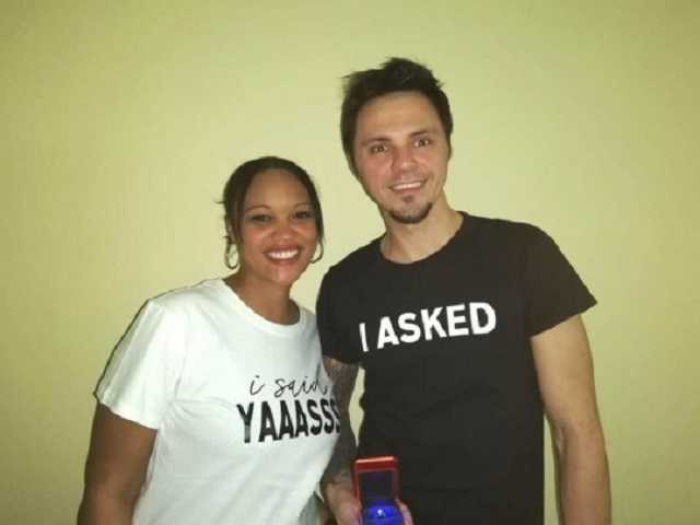 Любовь во время "чумы": украинец отказался покидать зараженный Ухань из-за невесты