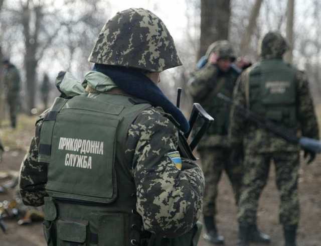 Молдаванин намагався доплисти до Молдови на дитячому надувному басейні