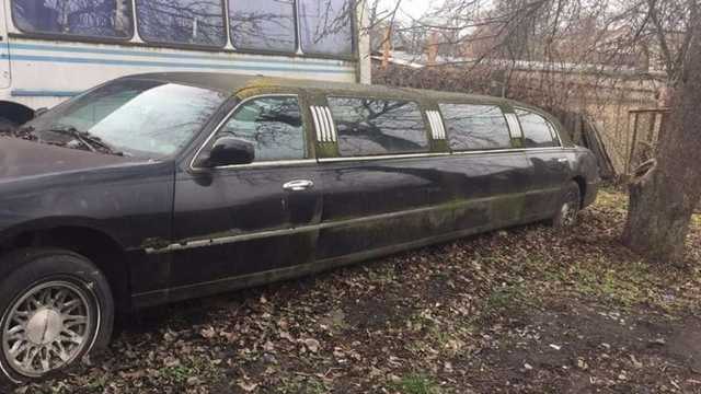 Малюська показал элитный автопарк работников исполнительной службы