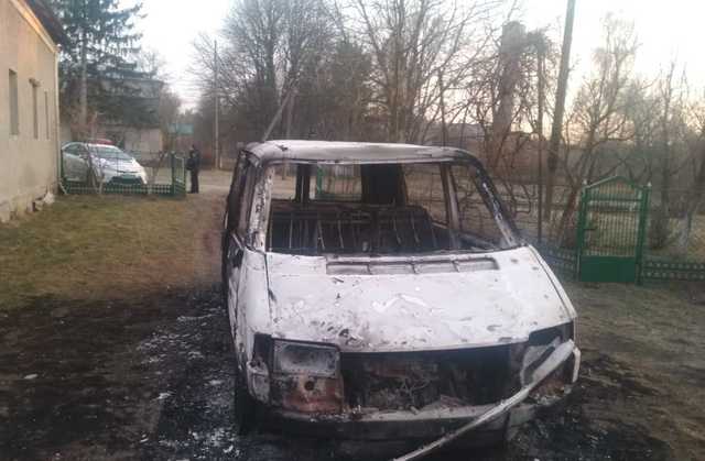 На Волыни священнику ПЦУ сожгли авто, подозревает — из-за религиозного конфликта