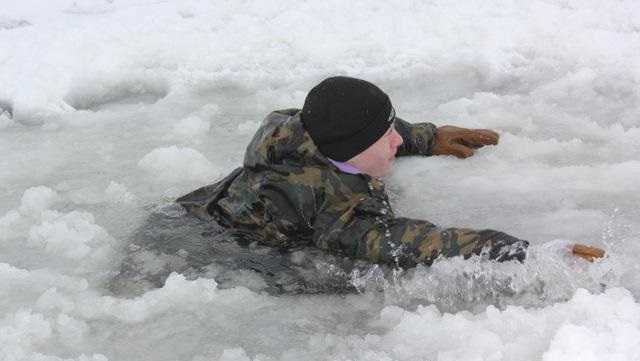 У Харківській області діти провалилися під лід, двоє загинули