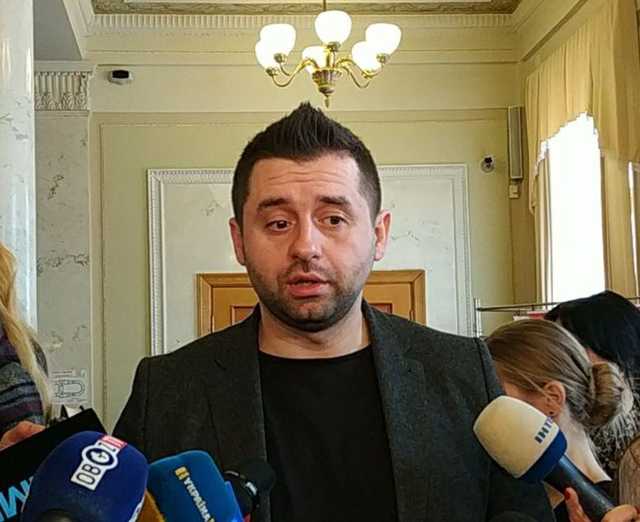 Арахамія не зміг нічого сказати про загострення на Донбасі