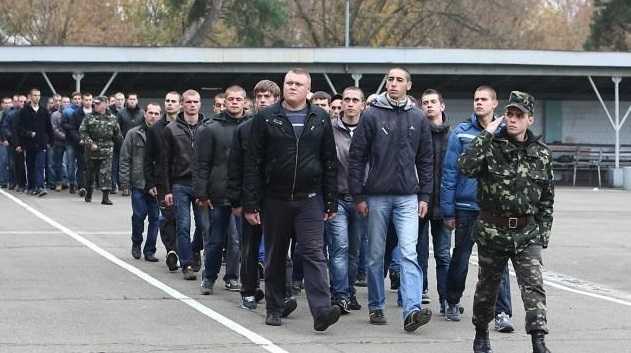 Срочный призыв в армию: кого будут забирать