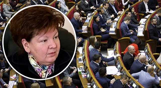 В Раде поймали депутата за "интересным занятием"