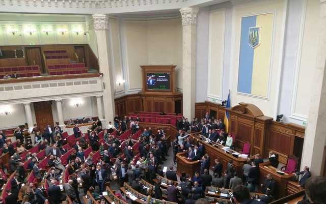 В Раде заявили о скупке голосов за рынок земли: названы расценки