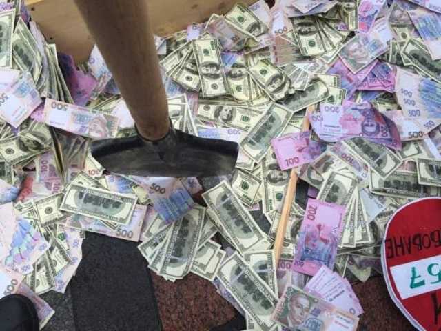 Фирма из окружения нардепа Лабазюка отремонтирует дороги за 176 миллионов