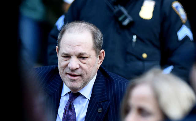 Присяжные признали Вайнштейна виновным в изнасиловании