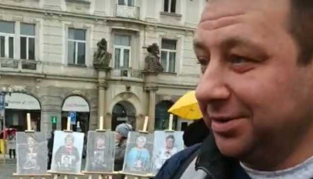 "Вы больные!" Россияне в Чехии попытались сорвать выставку о погибших украинских воинах