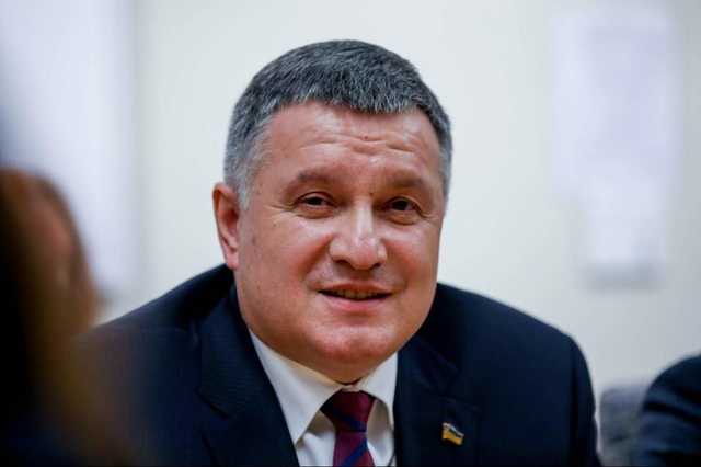 Аваков рассказал, кому будут измерять температуру