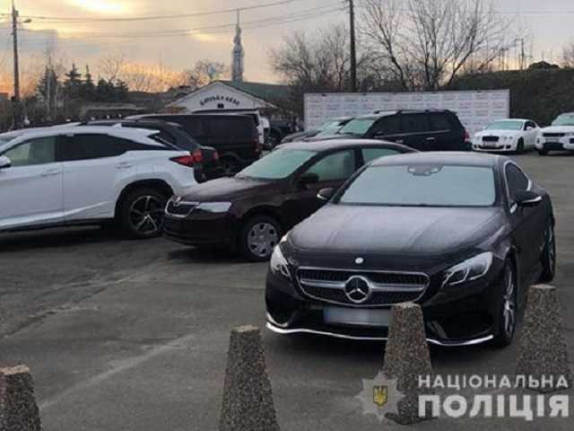 Полиция рассказала подробности аферы, в которой подозревают сына экс-главы Конституционного суда