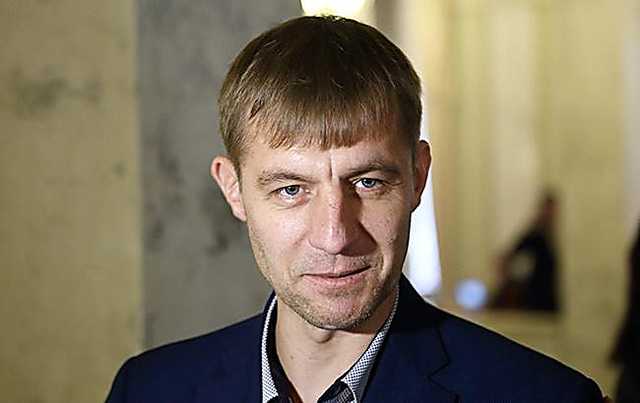 В сеть попал курьез с таксистом, похожим на экс-нардепа Гаврилюка