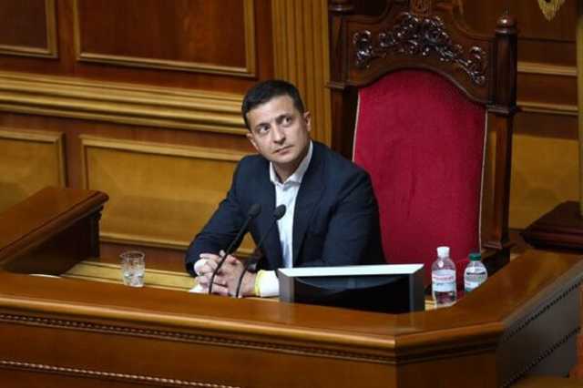Зеленский срочно созвал внеочередное заседание Рады: всплыла причина