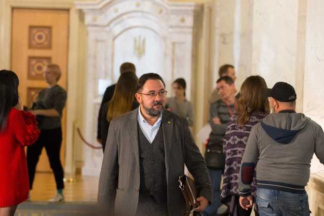 «Слуга народа» Потураев заявил о желании «швырнуть» на Москву атомную бомбу