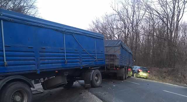 В ДТП в Купянске погибли четыре человека