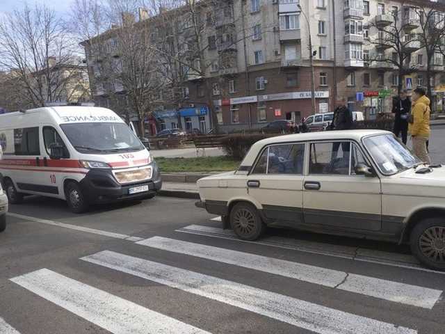 В Николаеве ВАЗ сбил девушку на переходе