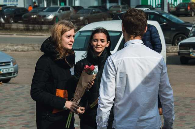 87% украинцев не поддерживают отмену праздника 8 марта