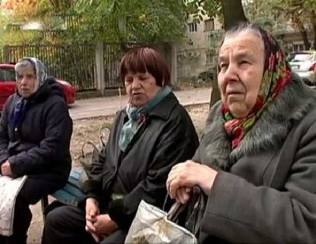 Одним – тысячи, другим – сто гривен: у Зеленского "обрадовали" пенсионеров