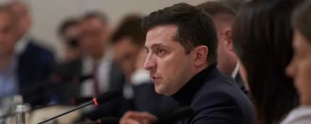 Зеленский: "Все еще жду" эффективных действий от НБУ