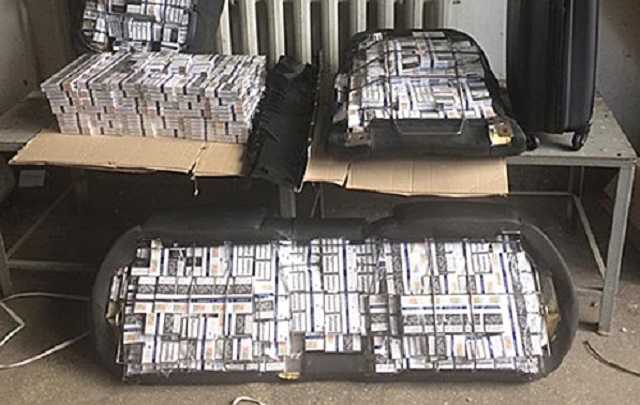 На Закарпатті у іноземця з дипломатичним паспортом вилучили партію контрабандних сигарет