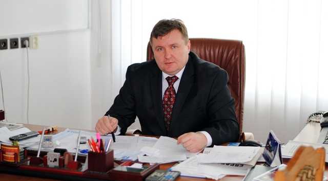 Податківець з Мукачево Роман Луник: звідки гроші та фешенебельні маєтки?