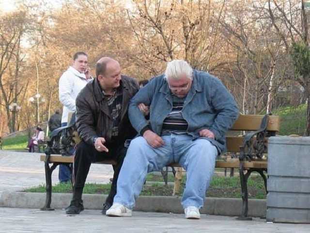 У мережі показали фото п’яного і обмоченого радника СНБО Сивохо