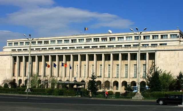 Весь уряд Румунії відправили на карантин через коронавірус