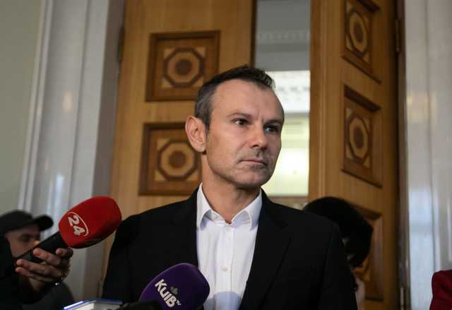 За заявою Портнова проти Вакарчука порушили справу про приховування доходів