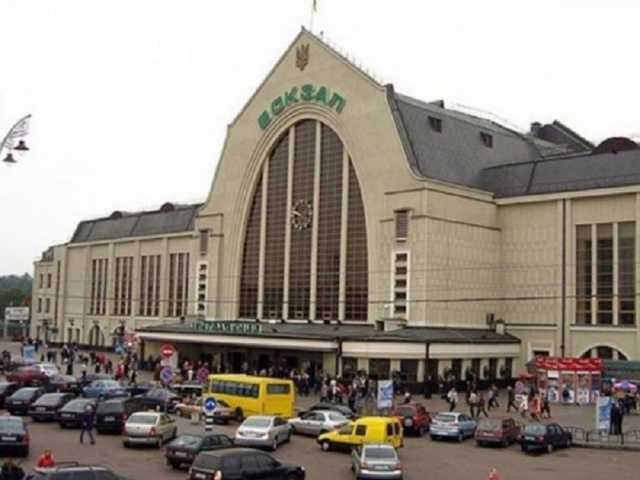 Карантин в Киеве: в сети показали, что происходит на железнодорожном вокзале