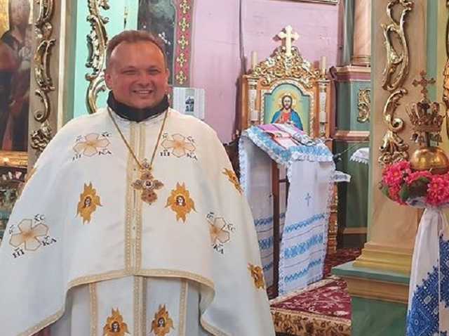 “Молимо Бога за Вашу душу”: у жахливій аварії розбився священик