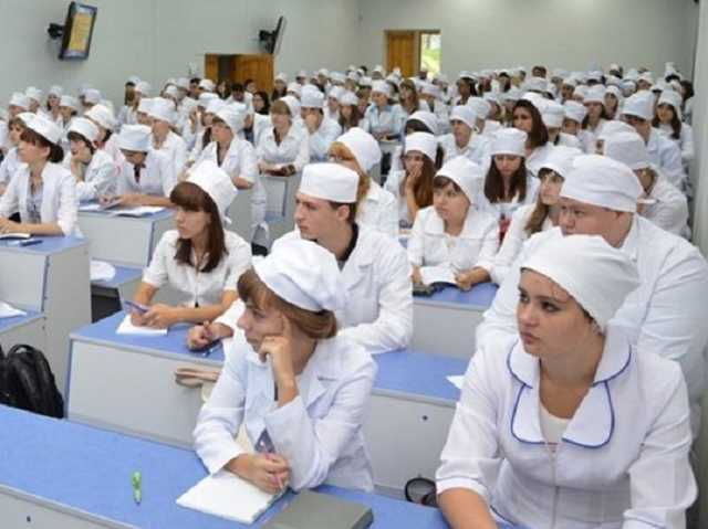 Студентов-медиков хотят привлечь к борьбе с коронавирусом в Украине