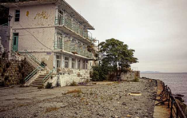 В Сети показали, как в Крыму оккупанты уничтожают санатории: уже почти Абхазия