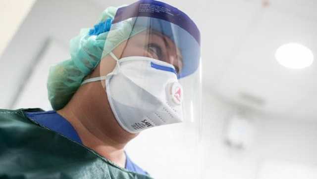 Чехия попала в громкий скандал с партией масок для Италии