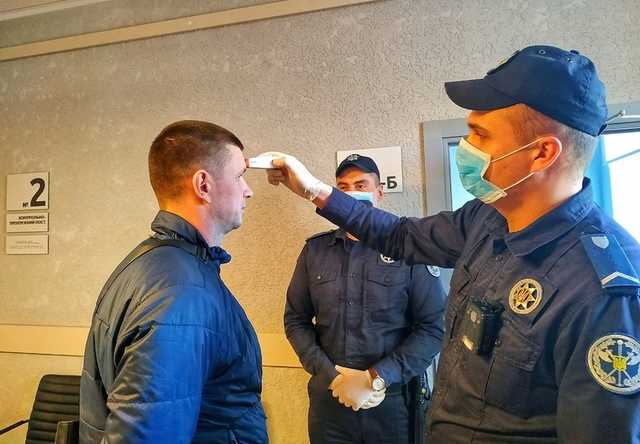 Как будут работать суды во время карантина: «Бледным и красноглазым вход воспрещен»